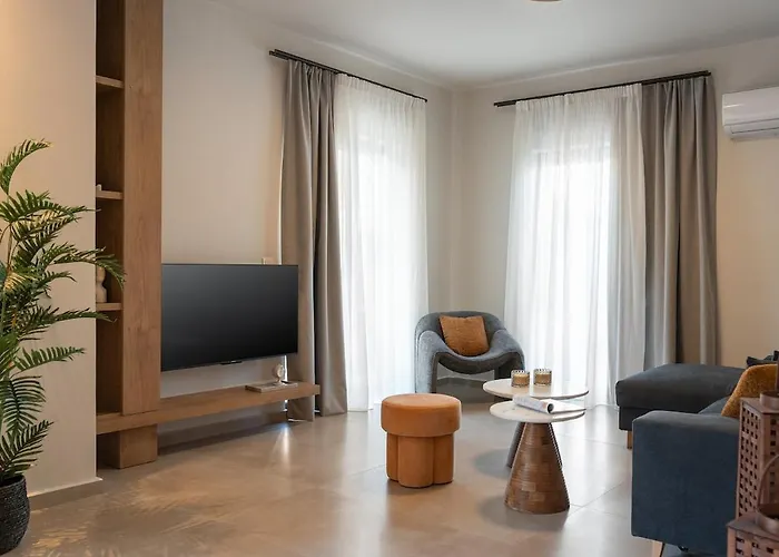 Nea Chora Boutique *