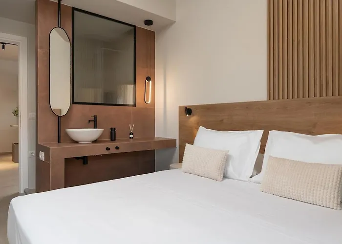 Nea Chora Boutique *